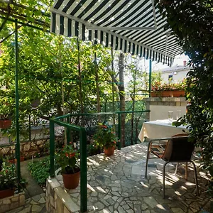 Cozy With Private Terrace Barac Apartment Crikvenica